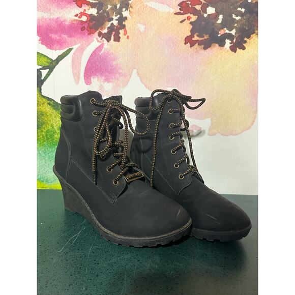 Shiakh High Heeled Lace up Wedge Booties size 8 Winter Boots Laced up - Picture 1 of 6